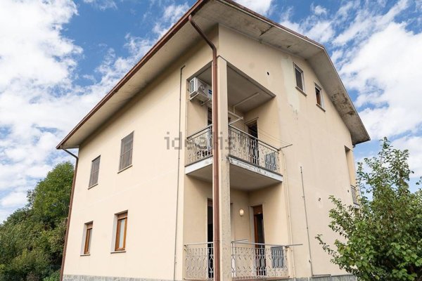 casa indipendente in vendita a Voghera