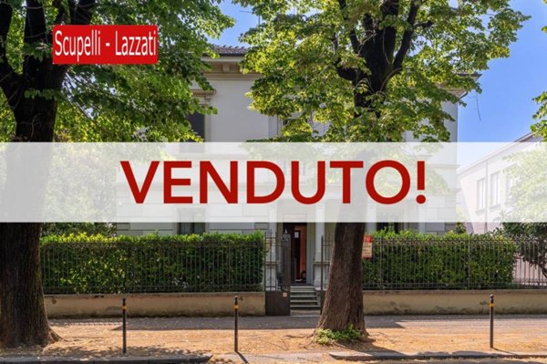 casa indipendente in vendita a Voghera