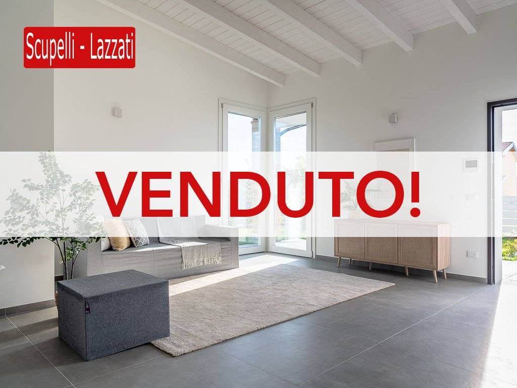 casa indipendente in vendita a Voghera