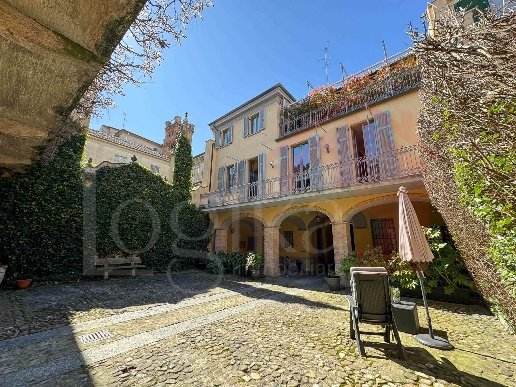 casa indipendente in vendita a Voghera