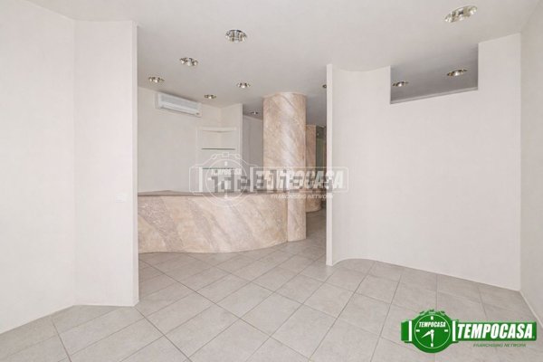 ufficio in vendita a Voghera