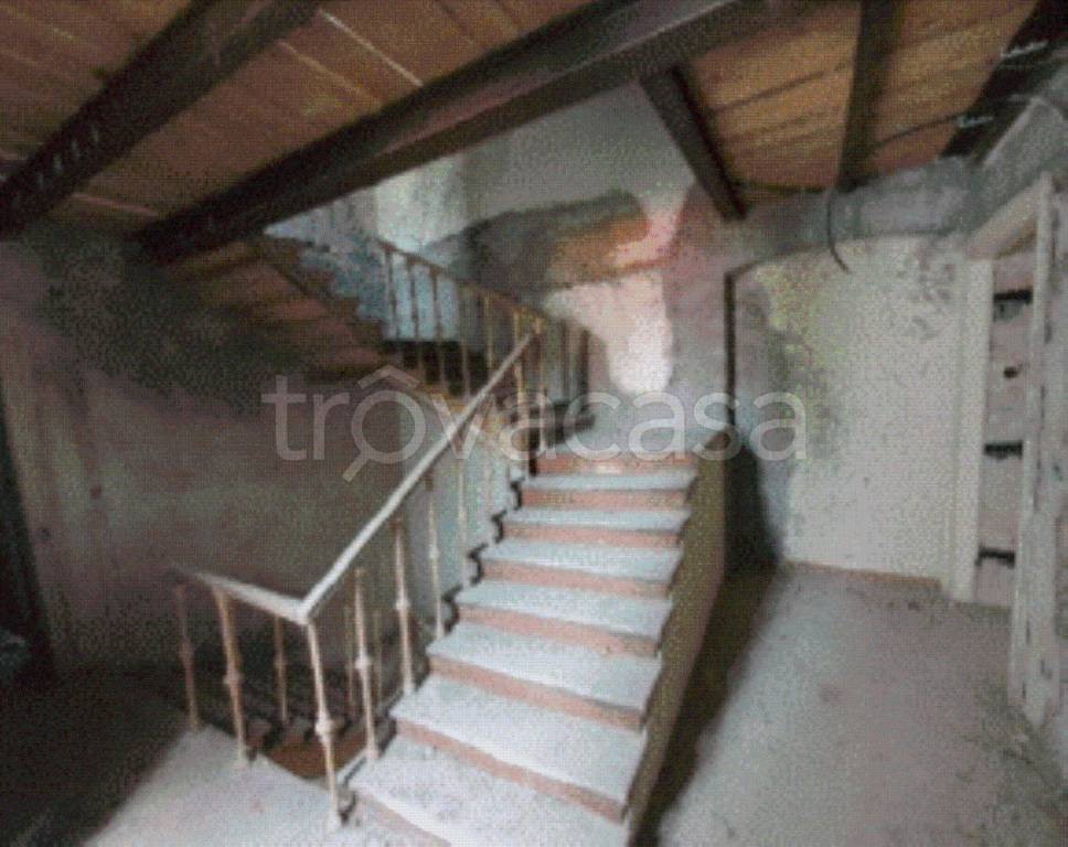 casa indipendente in vendita a Voghera