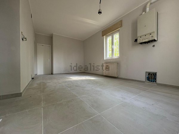 casa indipendente in vendita a Voghera