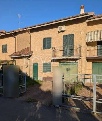 casa indipendente in vendita a Voghera