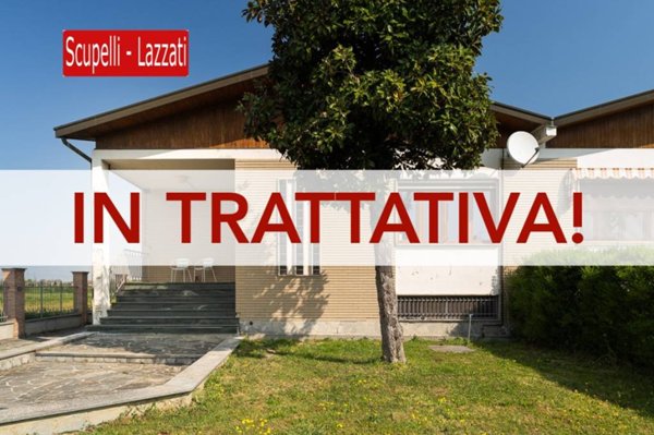 casa indipendente in vendita a Voghera