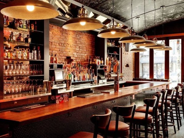 negozio in vendita a Voghera