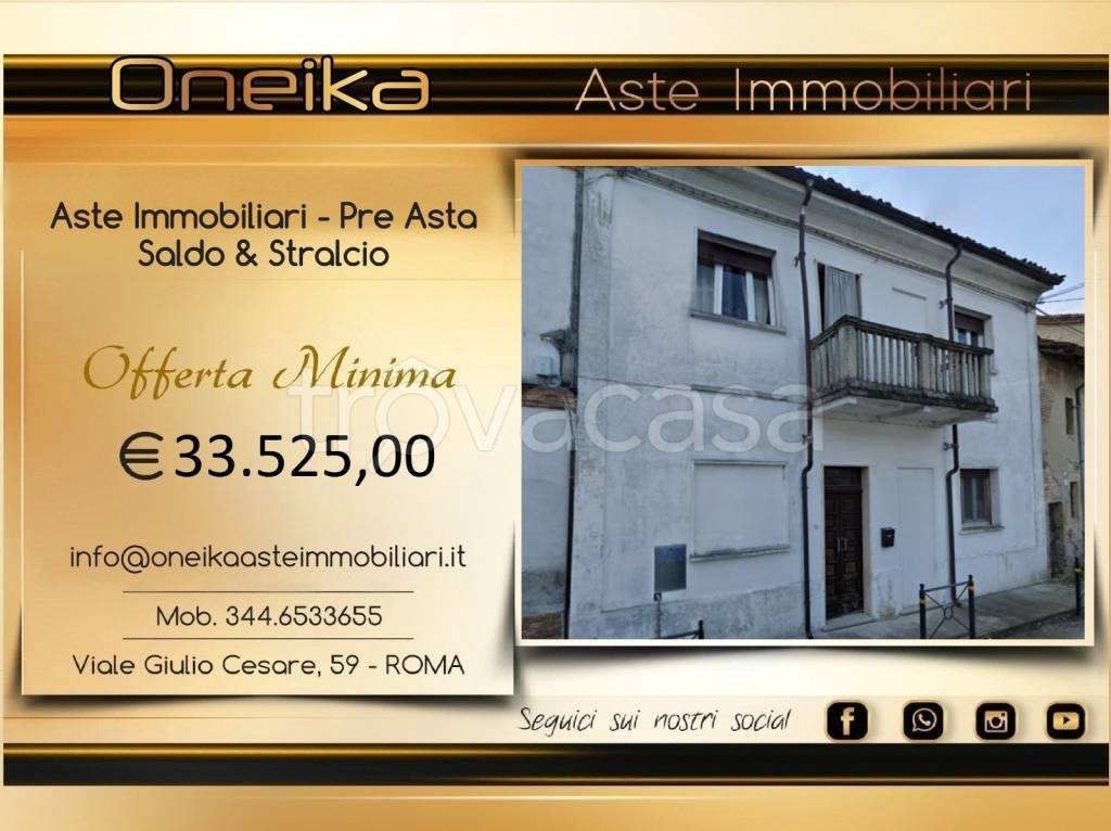 casa indipendente in vendita a Voghera in zona Oriolo