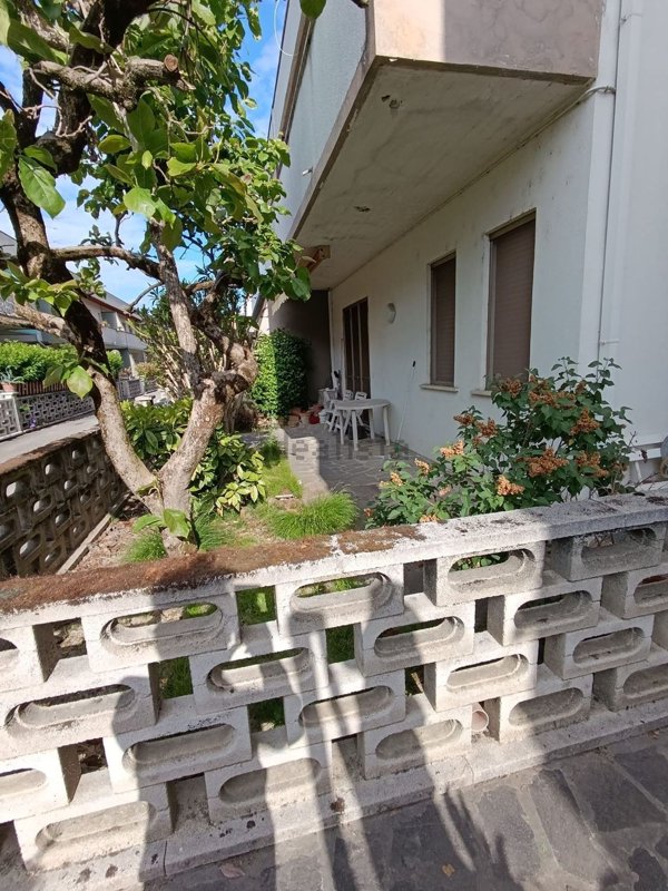 casa indipendente in vendita a Voghera