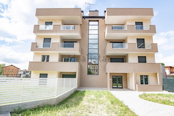 appartamento in vendita a Voghera