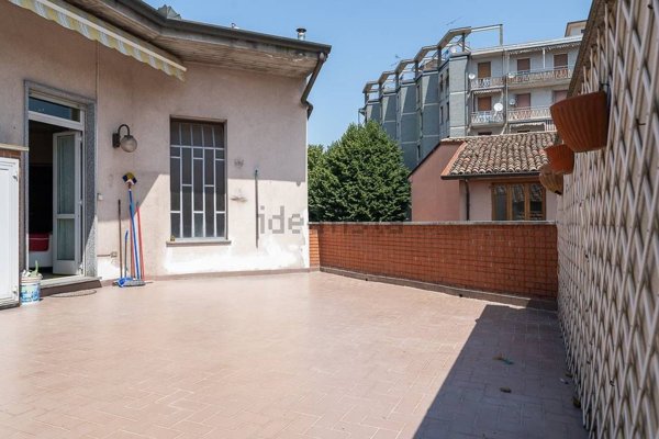appartamento in vendita a Voghera in zona Medassino