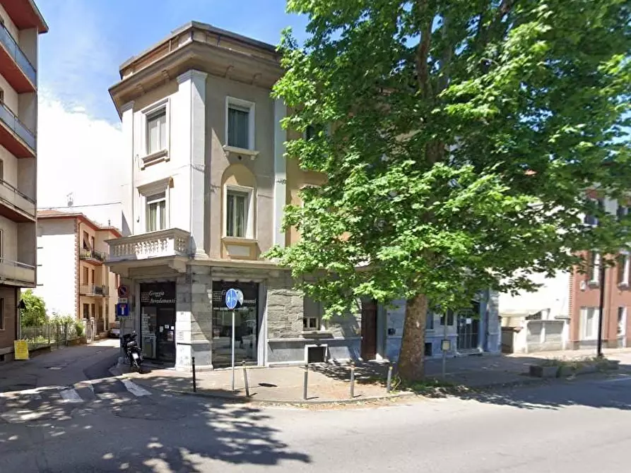 negozio in vendita a Voghera
