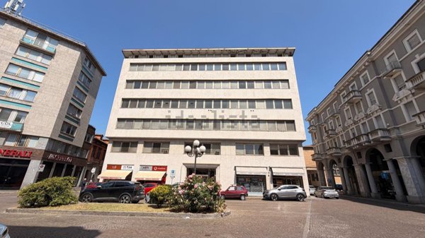ufficio in vendita a Voghera