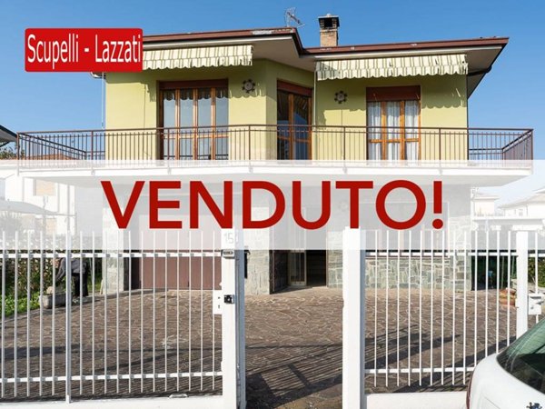 casa indipendente in vendita a Voghera