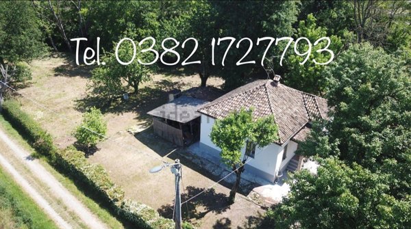 casa indipendente in vendita a Voghera