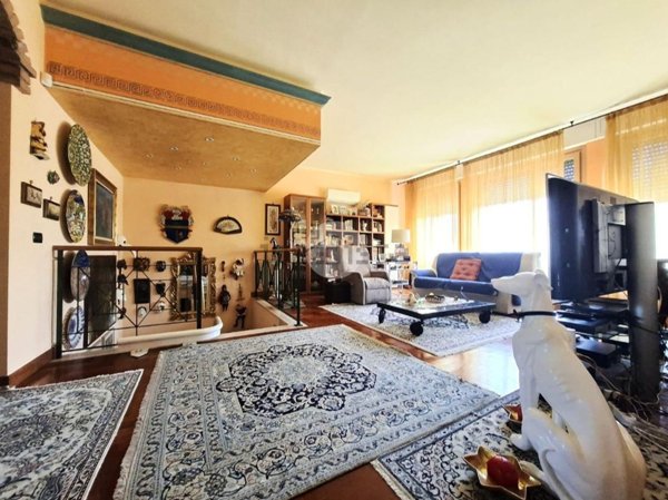 casa indipendente in vendita a Voghera