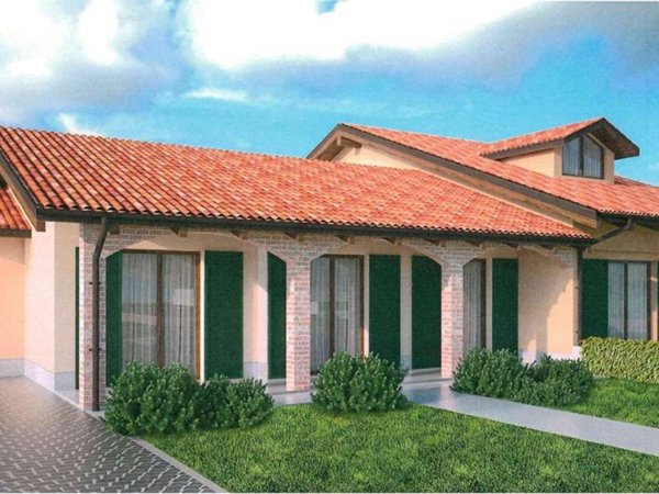 casa indipendente in vendita a Voghera