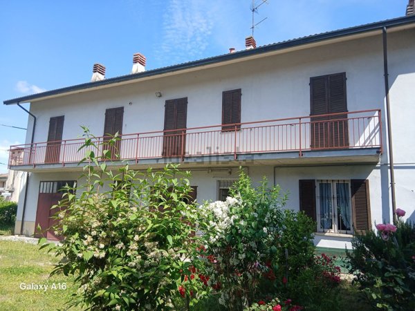 appartamento in vendita a Voghera in zona Medassino