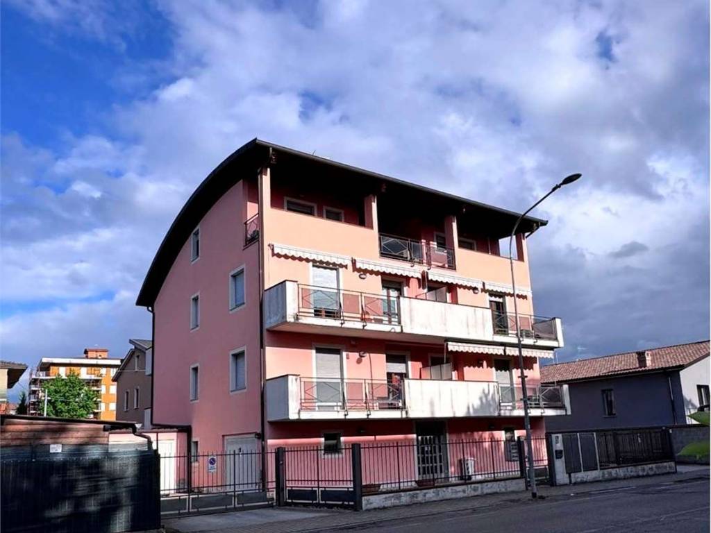 appartamento in vendita a Voghera in zona Valle