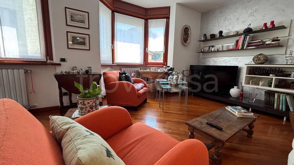 appartamento in vendita a Voghera in zona Medassino