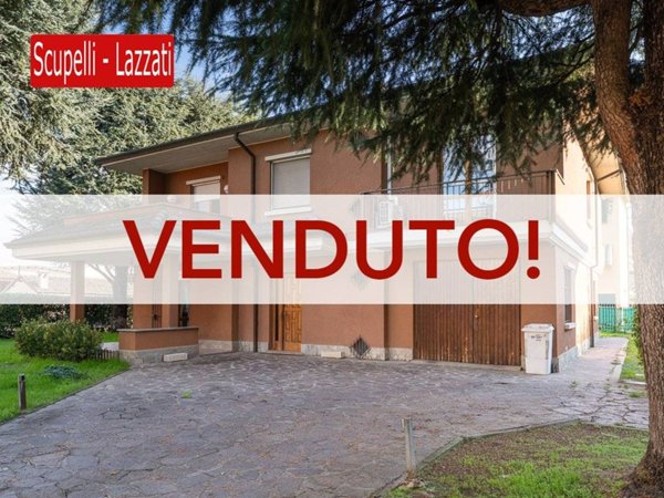 casa indipendente in vendita a Voghera in zona Campoferro