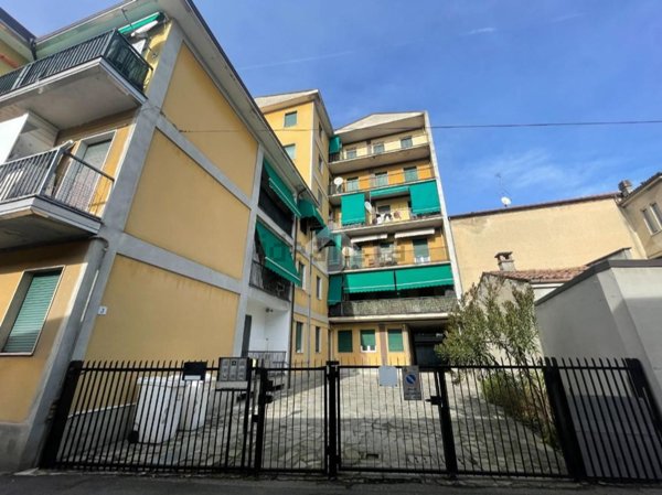 appartamento in vendita a Voghera in zona Medassino