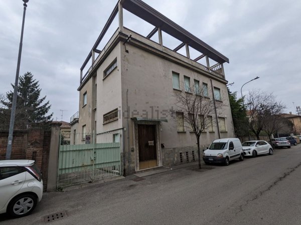 appartamento in vendita a Voghera in zona Medassino