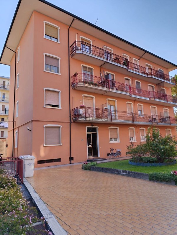appartamento in vendita a Voghera in zona Medassino