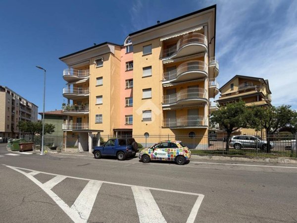 appartamento in vendita a Voghera in zona Medassino