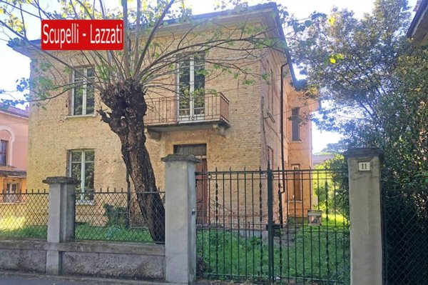 casa indipendente in vendita a Voghera