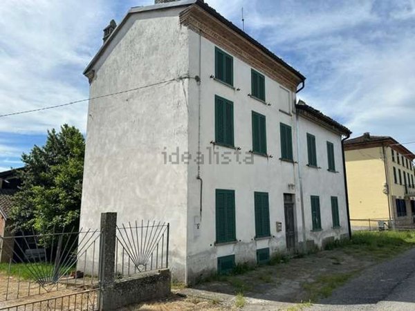 casa indipendente in vendita a Voghera