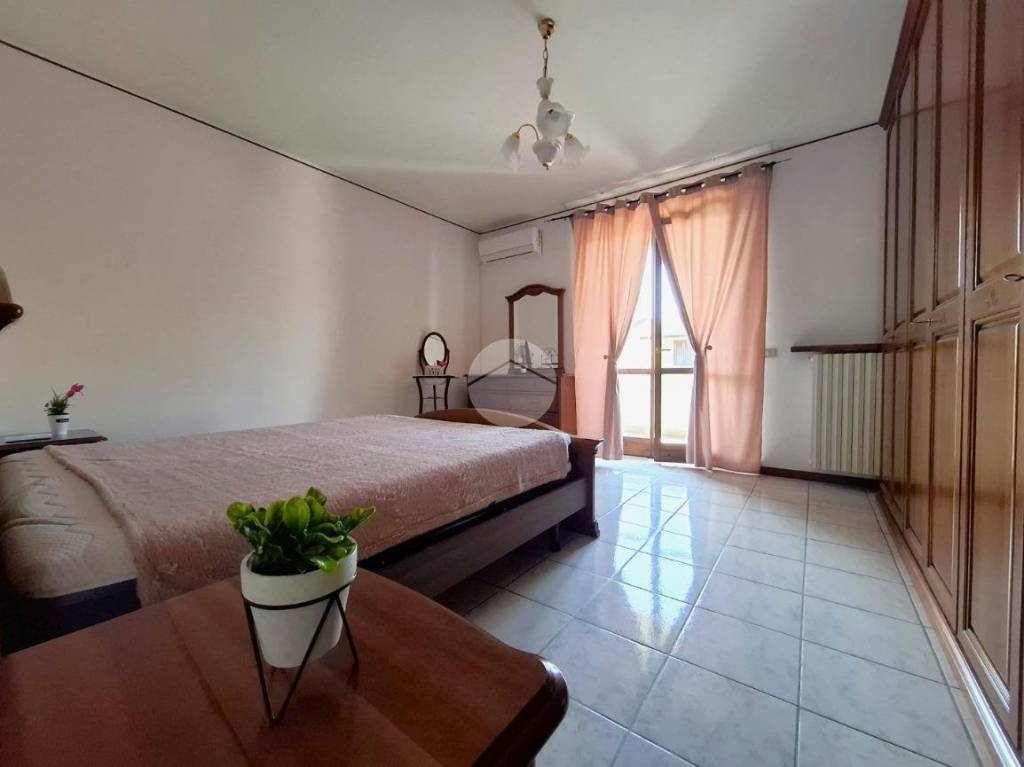 casa indipendente in vendita a Voghera