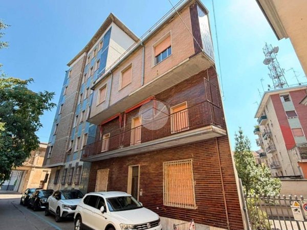 intera palazzina in vendita a Voghera