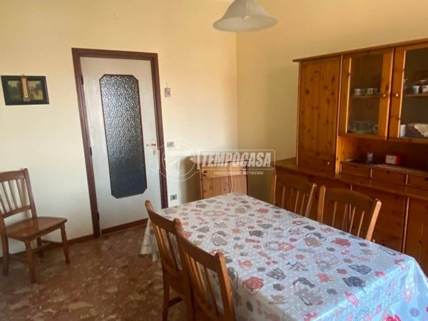 appartamento in vendita a Voghera in zona Medassino