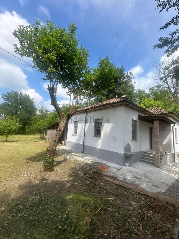 casa indipendente in vendita a Voghera