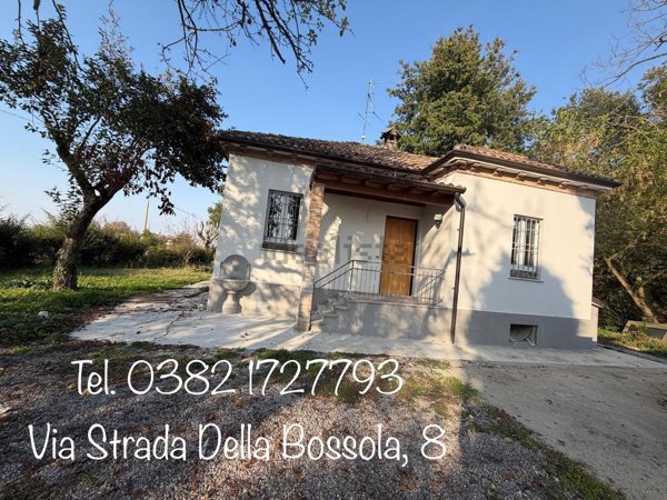 casa indipendente in vendita a Voghera