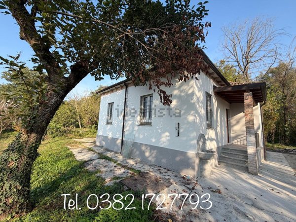 casa indipendente in vendita a Voghera