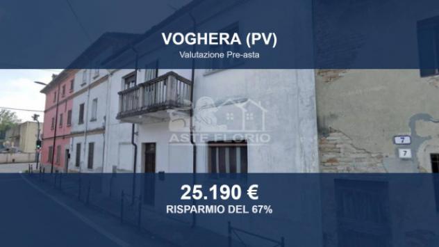 casa indipendente in vendita a Voghera