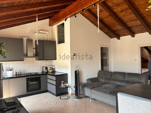 appartamento in vendita a Voghera in zona Oriolo