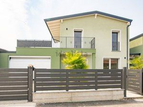casa indipendente in vendita a Voghera