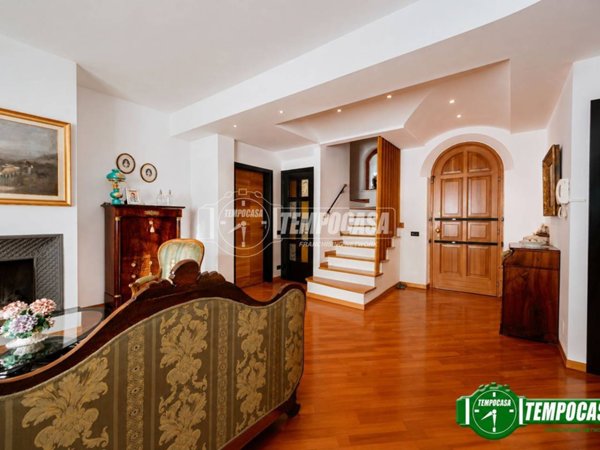 casa indipendente in vendita a Voghera