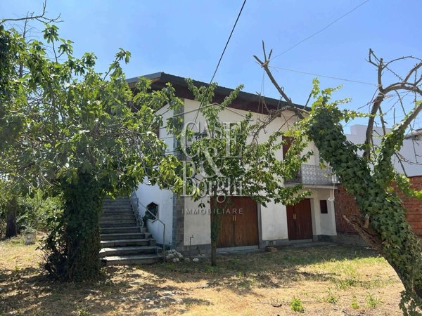 casa indipendente in vendita a Voghera
