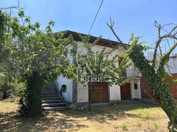 casa indipendente in vendita a Voghera