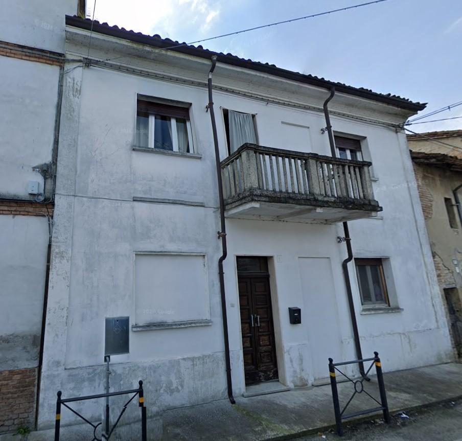 casa indipendente in vendita a Voghera in zona Oriolo