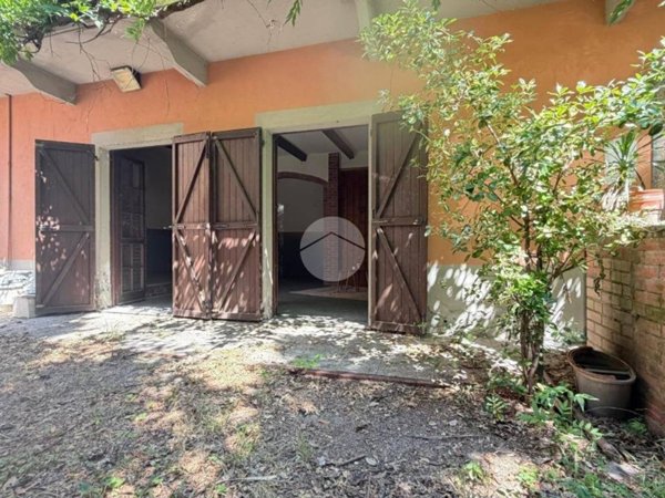 casa indipendente in vendita a Voghera