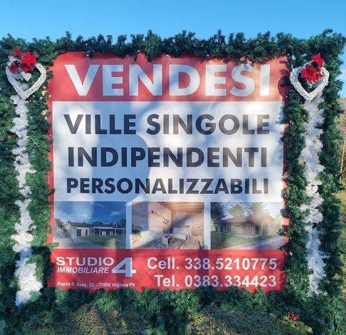casa indipendente in vendita a Voghera