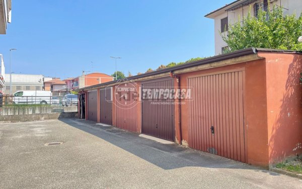 box auto in vendita a Voghera