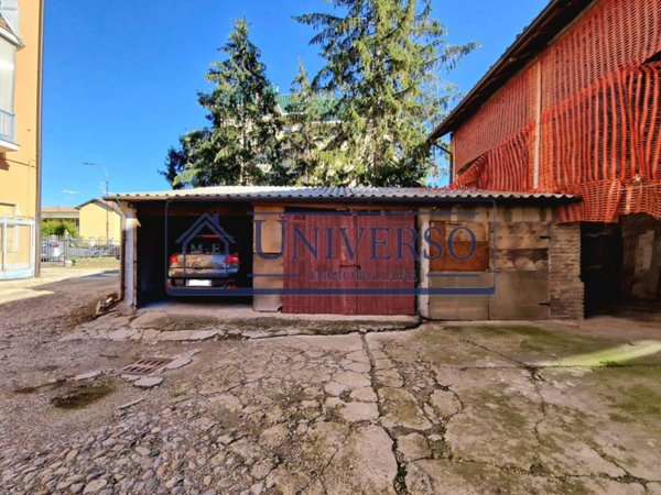 box auto in vendita a Voghera in zona Medassino