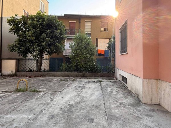 box auto in vendita a Voghera