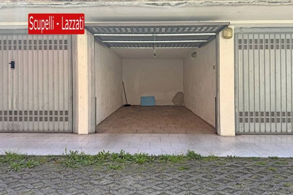 box auto in vendita a Voghera