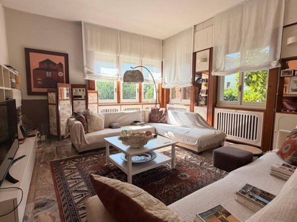 casa indipendente in vendita a Voghera